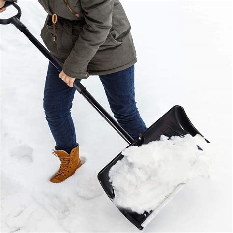 Great for driveways or small walkways. . Best shovels for snow